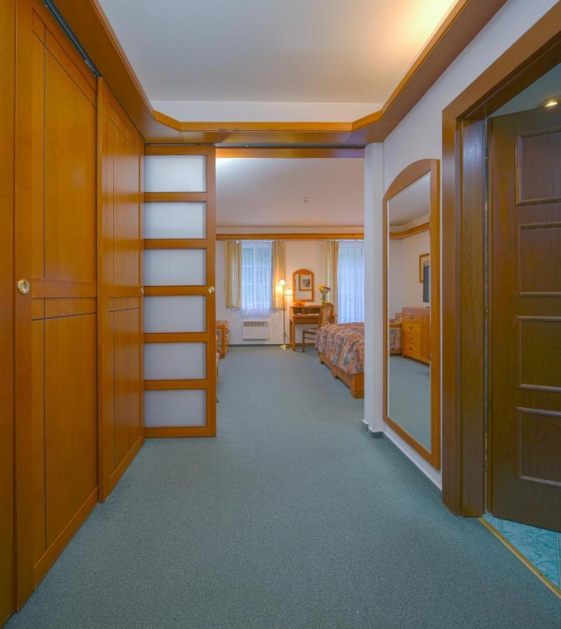 Hotel Praha Хренско Экстерьер фото